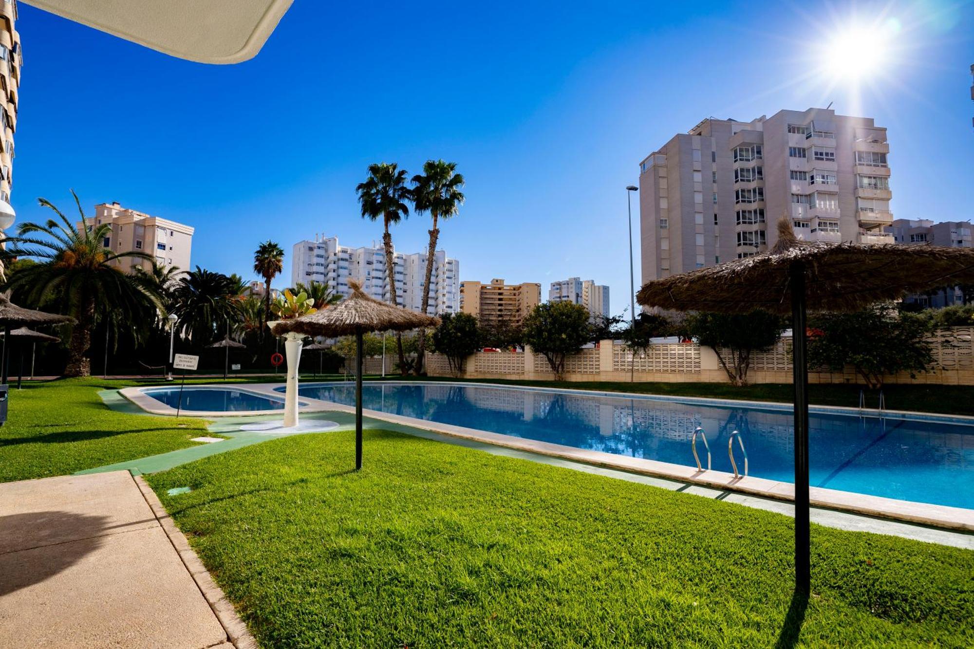 Apartamento Faro Blanco Alicante Esterno foto