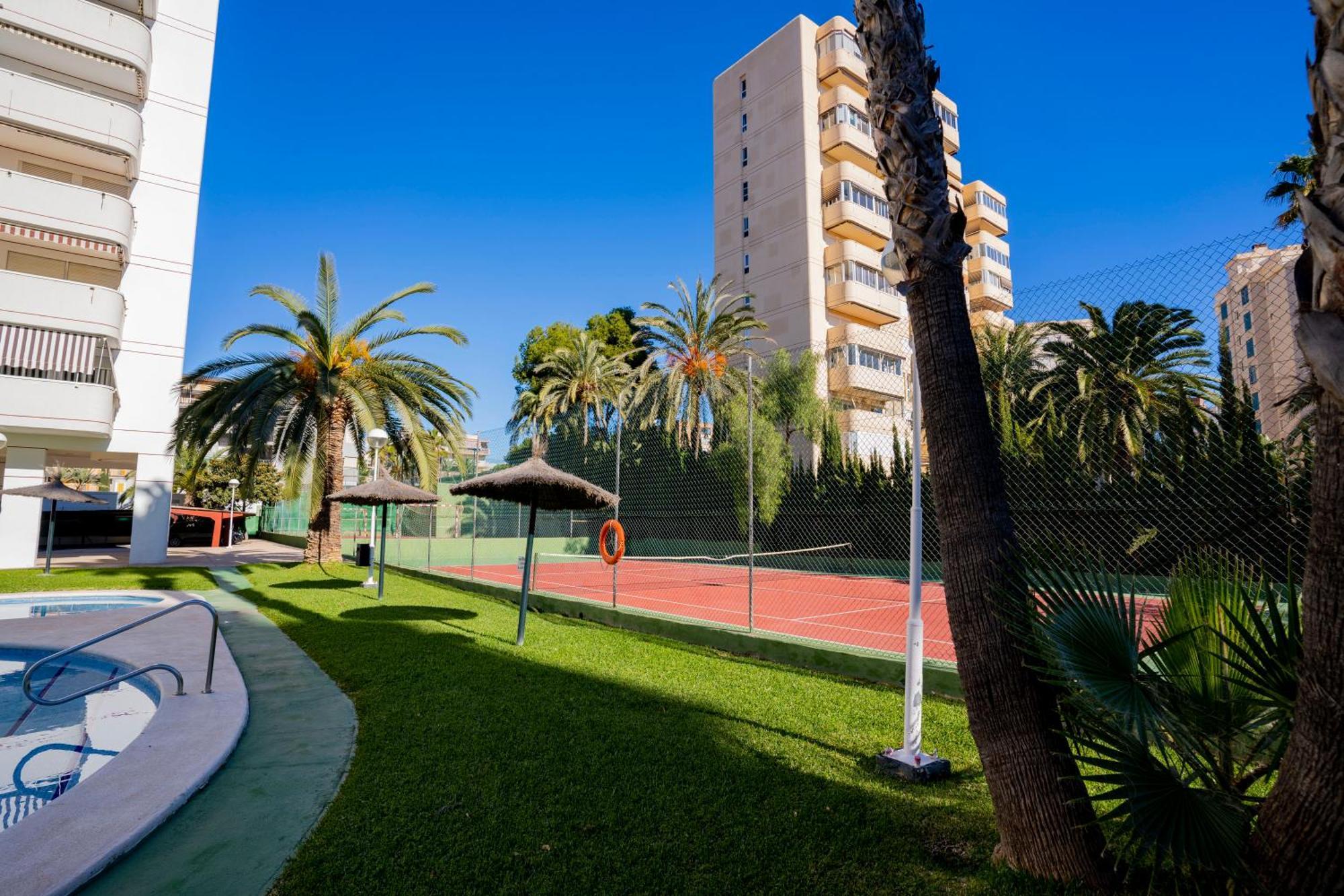 Apartamento Faro Blanco Alicante Esterno foto